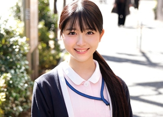 作品名は「俺の素人-Z-ふわりさん」。AV女優名は真白ふわり。