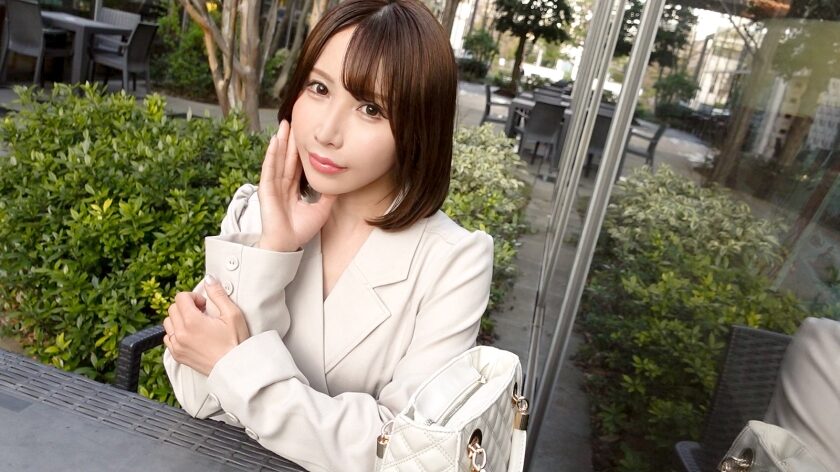 タイトルは「【奇跡の42歳】見た目は20代！SEXテクは40代の性能ぶっ壊れ美魔女降臨！！！元国際線CAが魅せる極上おもてなしフェラチオ。連続絶頂でイキまくるフライト便が今夜発射しちゃいます！！！ 【初撮り】ネットでAV応募→AV体験撮影 2431（SIRO-5541）」。女優名は七沢えま。