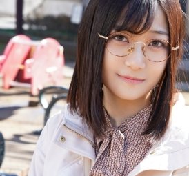 タイトルは「隠れ巨乳のめがね女子と宅飲み&生挿入（583ERKR-1075）」。女優名はわか菜ほの。