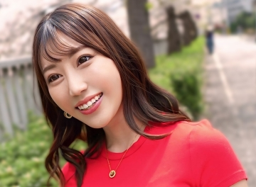 タイトルは「本命なれず言いなりオナホ化しちゃうマゾJD、晒します。モチモチの肉尻叩かれ恍惚.立ちバックで映えるG乳&美クビレ.早漏チョロま●こ.『好き?』の答えに頷くだけで中出しOK【オナペットNo.6_リカ】(SIMP-006)」。女優名は春乃るる。