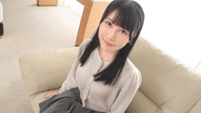 タイトルは「ミニマム系女子が新体験を夢見て応募してきた!感じやすくエロい身体なのに、バックで突かれてからギアはトップに入りっぱなし!後ろから突かれて何度も何度もイキまくり!快感過ぎてードラックとダンスっちまった!状態に! 【初撮り】ネットでAV応募→AV体験撮影 2451(SIRO-5563)」。女優名は四ッ葉かな。
