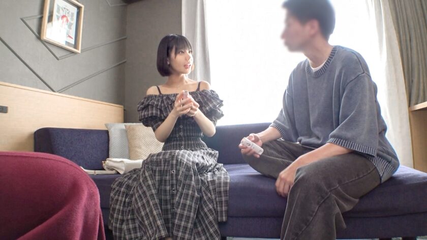 タイトルは「【浅草×高身長モデル体型×白肌美女】出現確率低めのレア美人をナンパ成功！美容トークで警戒心を解きほぐし、デンマ→手マン→キス→本番まで一直線！スラッと伸びた脚と透ける白肌がエロすぎて理性崩壊！！ マジ軟派、初撮。2213(200GANA-3272)」女優名は梅田みなみ。