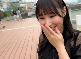 タイトルは「旦那にもさせない中出し懇願！デカマラ好きの淫乱新妻は不倫チ●ポを濃厚バキュームでご奉仕→ドエロいランジェリーからはみ出すIカップ爆乳を振り乱して仰け反り騎乗位&種付けピストンで精子搾り取る本能剥きだし肉欲セックス！【みゆ/30歳/結婚1年目】(MFCW-060)」。女優名は広瀬美結。