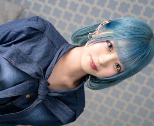 タイトルは「壊れるまで責め続けられ、あっという間にアヘ顔披露！w 絶頂快楽をぶち込まれたド変態スレンダー・るるちゃ。の限界突破中出し(326FCT-204)」。AV女優名は「るるちゃ。」。