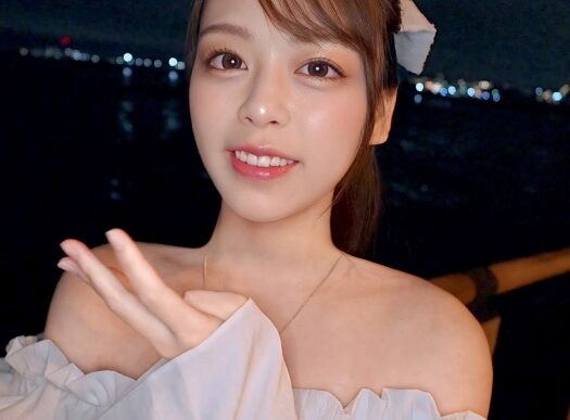 タイトルは「彼氏より片恋セフレに愛されたいチョロマン女、晒します。イジワルしたくなるたぬき顔.駐車場で車中フェラ抜き→ごっくん.目を奪う天使の美巨乳.今彼より先に生交尾.「付き合ってない人に…中出しされました」【オナペットNo.7_しゅみれ】(SIMP-007)」。AV女優名は滝川すみれ。