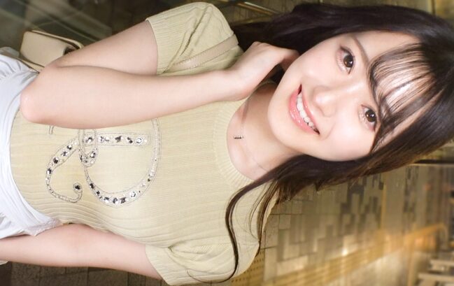 タイトルは「尻肉バチンバチン！！童顔なのに巨尻…ありえないっしょ？成敗してやる！！デカケツを正常位やバッグや騎乗位やらで、とにかく肉弾戦車を畳み掛ける！！小柄で童顔な可愛らしい美少女の揺れる尻肉を見逃すな！！ マジ軟派、初撮。2224(200GANA-3270)」。AV女優名は花守夏歩。