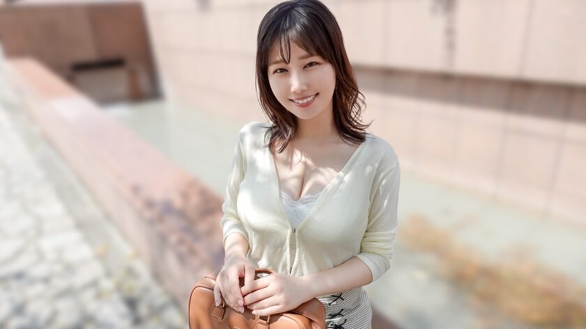 タイトルは「爆乳銀行員の天下一SEX武闘会！ここに開幕？！そのカップ数はなんと！53万！違う！ハミ出しちゃうぐらいのカップ訳してHカップ！！！思わずスカウターもぶっ壊れちまうぐれぇのベッド上の肉弾戦！ぜってぇー見てくれよな！ 【初撮り】ネットでAV応募→AV体験撮影 2478」。女優名は北村海智。