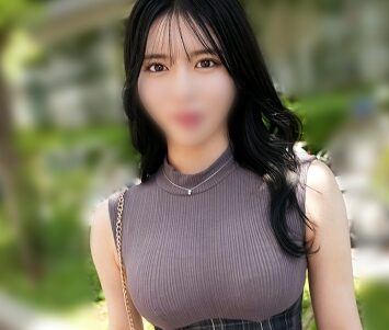 タイトルは「絶頂快楽。いつ死んでもいい。そんな経験をする人生かしない人生か。完璧な身体の女が釣れるカタルシス。最高か最低だけでいい。この女のキマリ方は最高すぎる。均整の取れた美ボディがヨダレ垂らしながらのたうち回ってる。中途半端な幸せなどいらない。感度がヤバすぎる女とした時の万能感は一度知ると戻れない。 【同人】素人セク子→ 同人撮影 17(858DOJN-017)」。AV女優名は黒島玲衣。