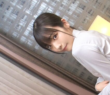 タイトルは「ストレス発散就活生とチキチキタンポン金玉相撲！！内定ゼロのポンコツ女子にご褒美快楽S○X！！小動物系美少女が小ぶりなちっぱい乳首をイキリ立て、ヨガリ大絶頂！！部屋床で大立ち回りの乱闘セックスで性欲大爆散！！ マジ軟派、初撮。2234(200GANA-3315)」。AV女優名は佐野葉月。