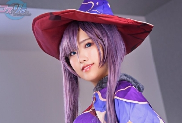 タイトルは、ファンで性欲満たす痴女コスプレイヤー。ファンの家に突撃セックスで神対応（413CSRAV-004）。AV女優名は和久井美兎。